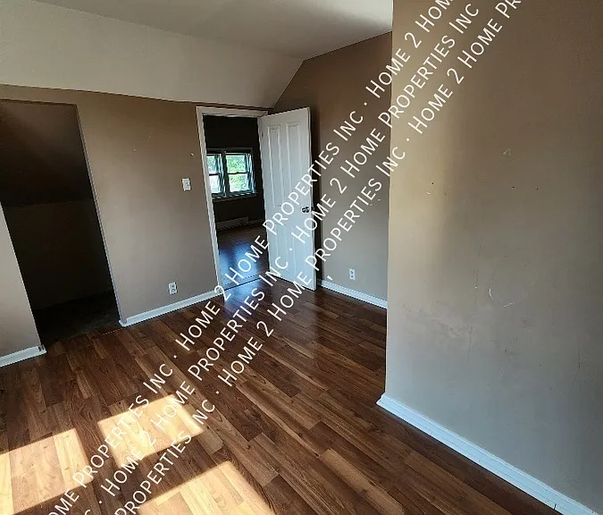 873 Assumption St #4 — Photo 6
