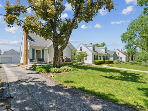507 Gwendolyn Dr NE, Cedar Rapids, IA 52402