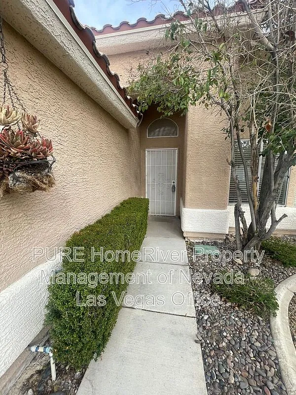 3 bed, 2.0 bath, 1486 sqft, $1,975 — Photo 4