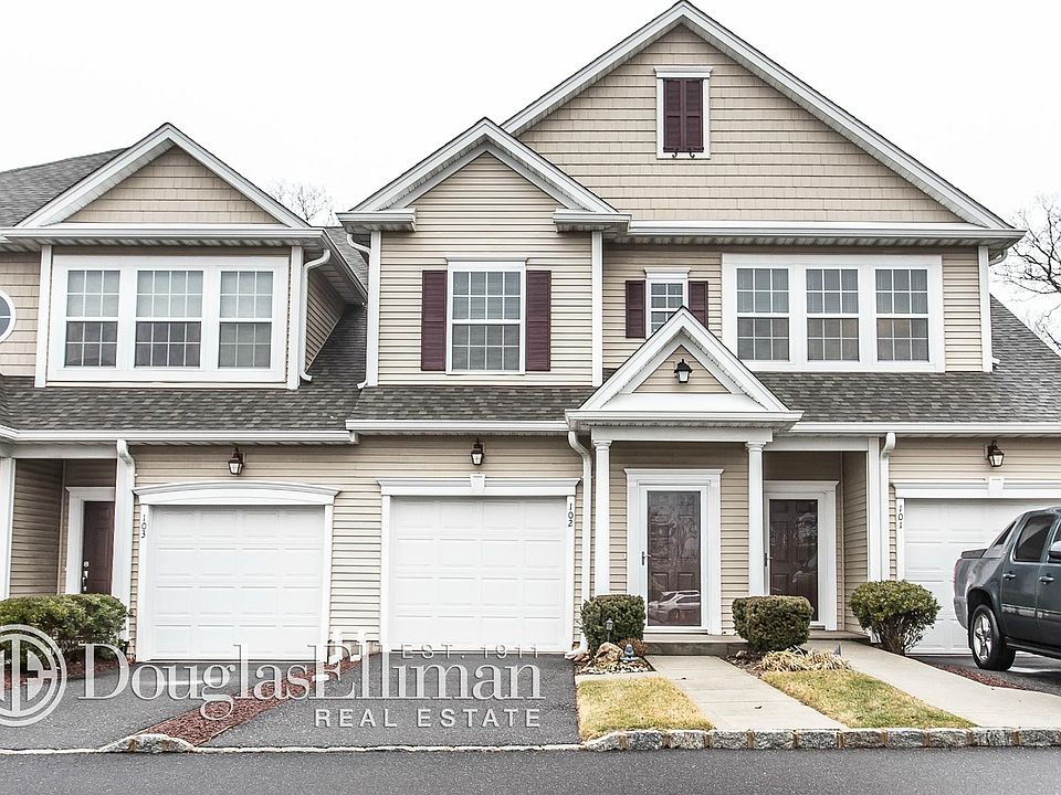 1st image of 102 Wildwood Cir