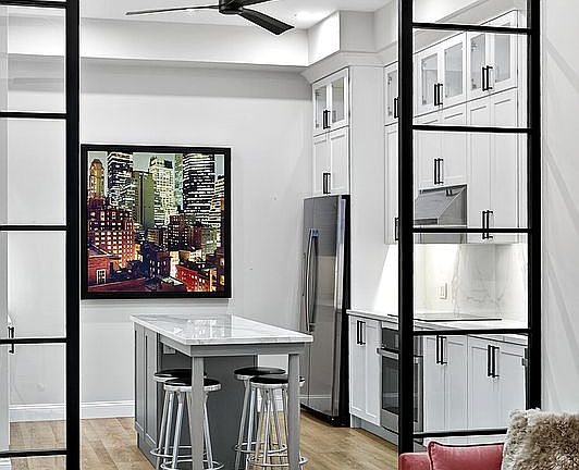 4th image of 529 W 42nd St APT 4F
