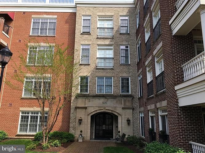 1st image of 635 1st St APT 203