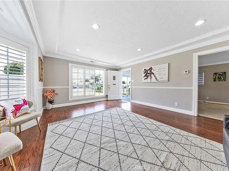 927 Montecito Dr — Photo 5