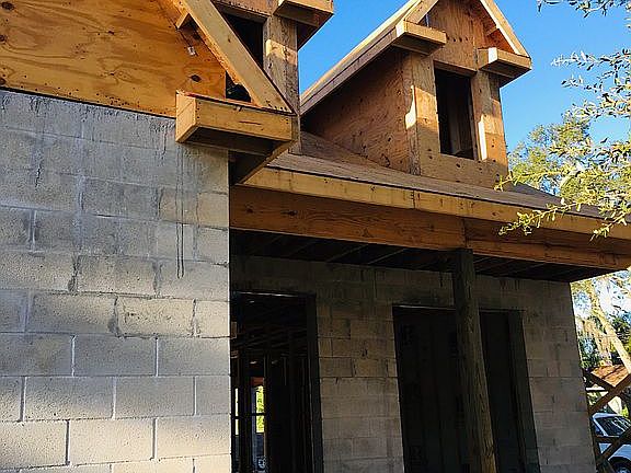 4th image of 202 Lakeview Dr