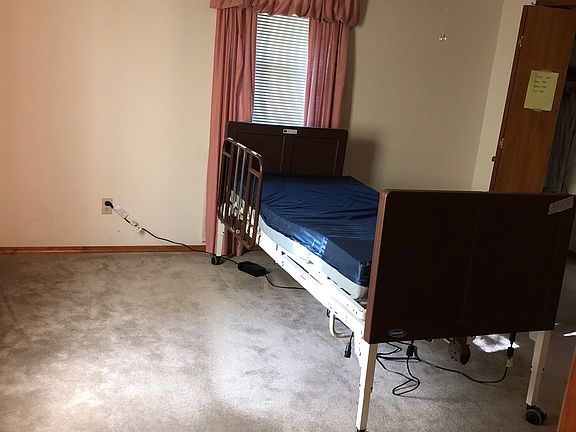 4th image of 300 S Harrison Ave