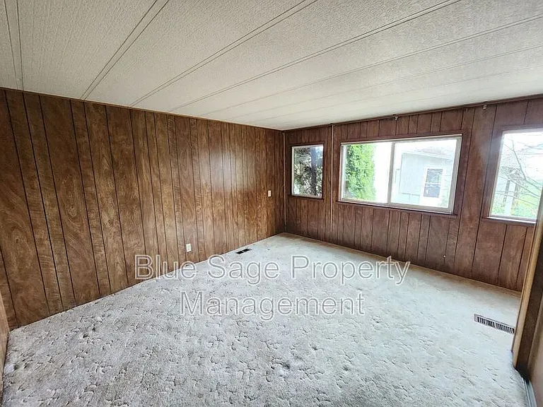 241 Evans Rd — Photo 16