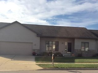 2019 Sandhill Dr, Prairie Du Sac, WI 53578