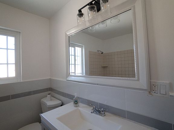4th image of 10231 Trabuco St #1/2