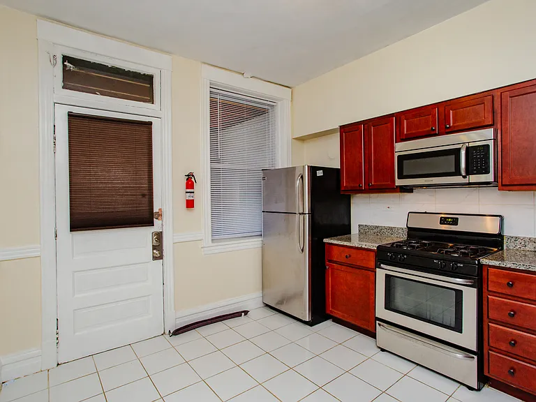 1315 W Foster Ave #1 — Photo 10