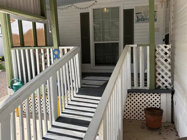 206 Holiday Rambler Dr, Whitney, TX 76692