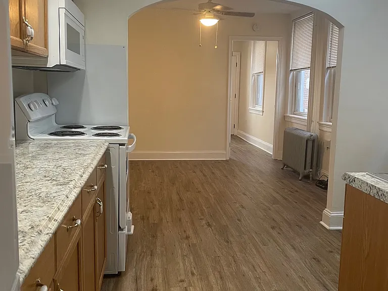 2307 Brown St #1R — Photo 1