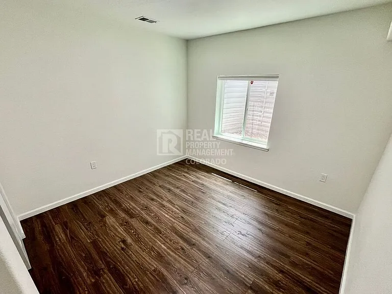 550 Gallegos Cir — Photo 16