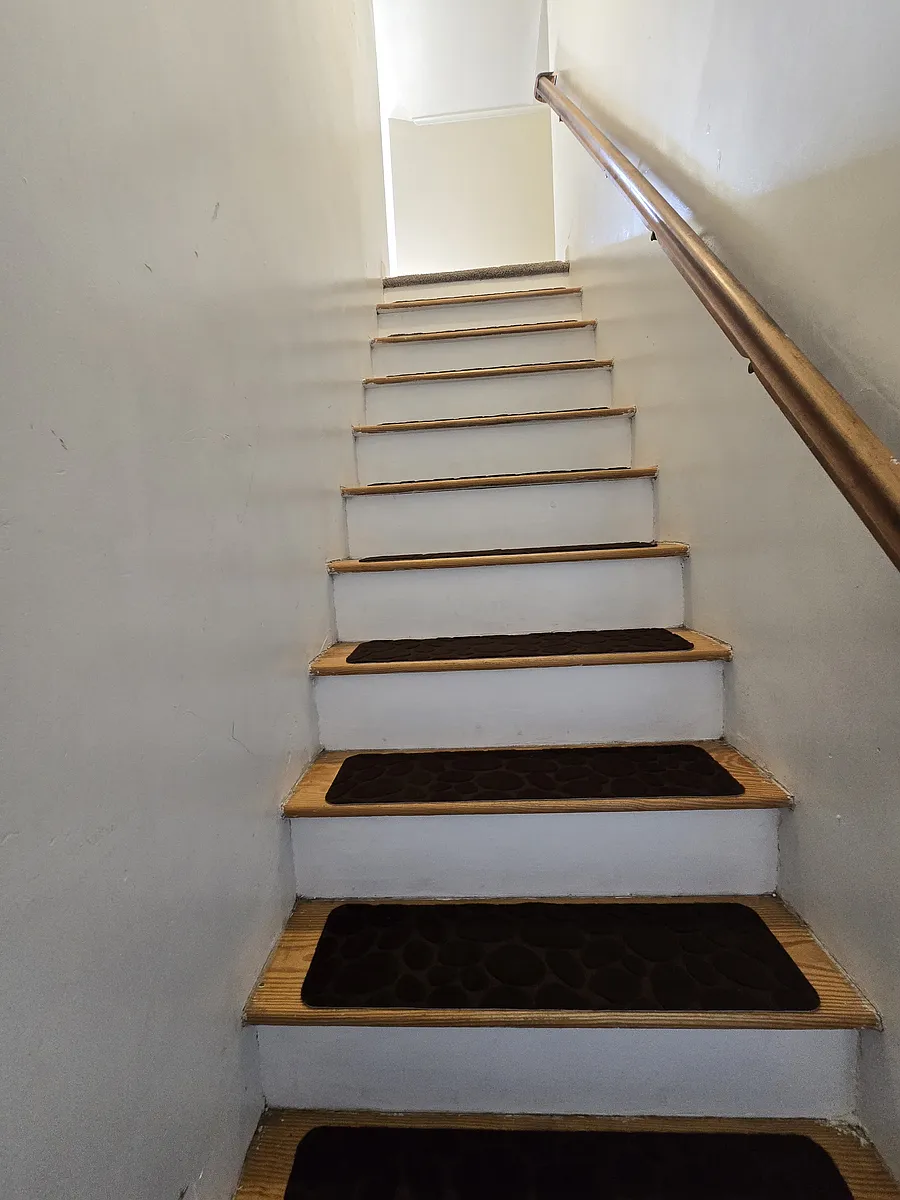 Building Photo - 32 Ligham St #2