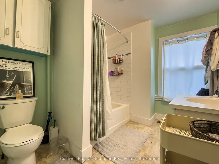 71 Suffolk St W — Photo 10
