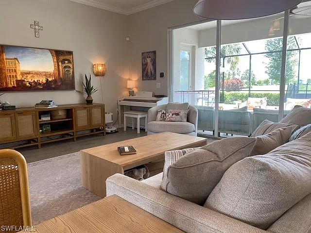 3 bed, 3.5 bath, 2496 sqft, $4,995 — Photo 3