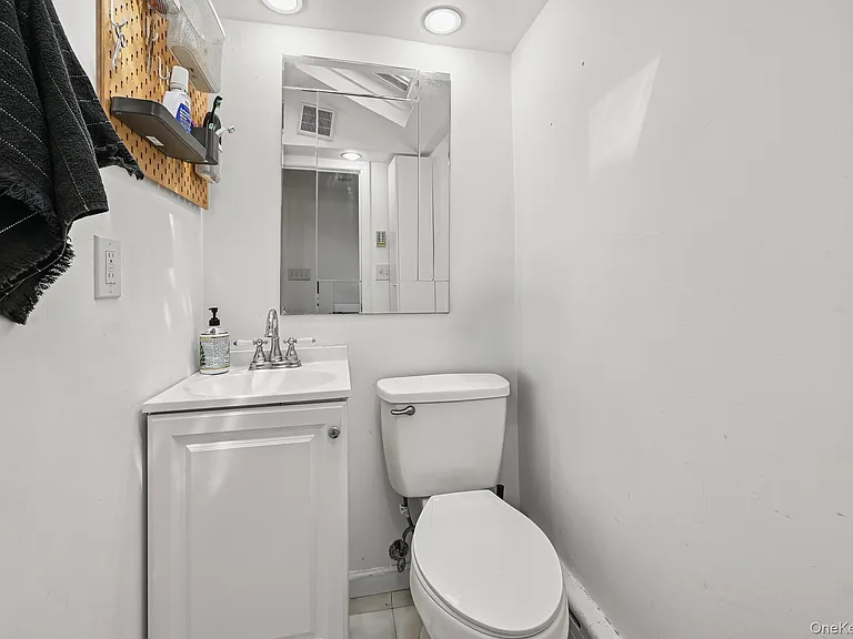 13 Herbert Ave — Photo 6