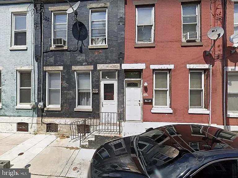 1st image of 1220 W Rush St