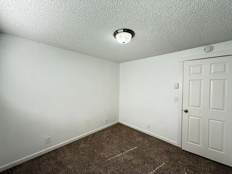 595 Mar Loop — Photo 9
