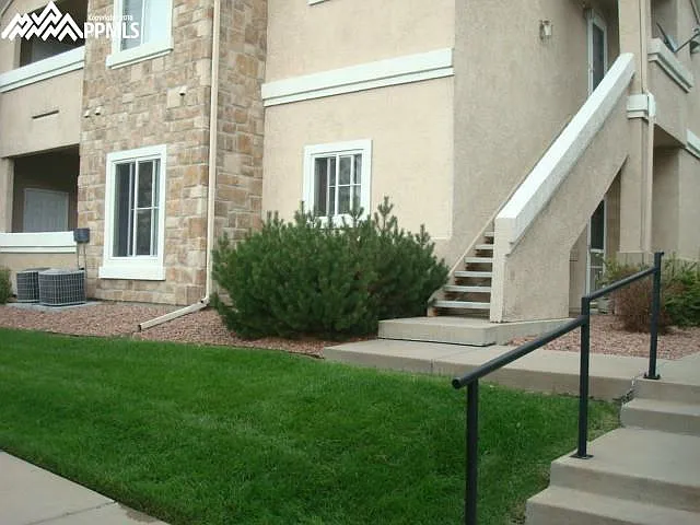 2 bed, 1137 sqft, $1,650 — Photo 1