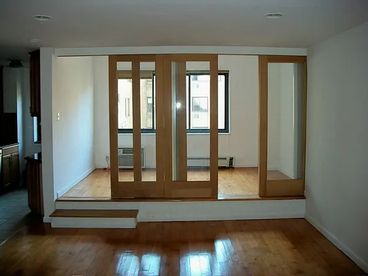Sold by Manhattan Network Inc. | media 9