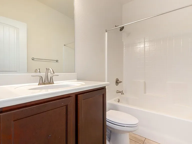 7503 S 12th Ave — Photo 14