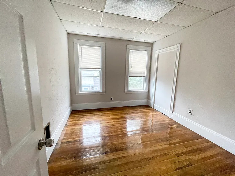 26 Harbor View St #1 — Photo 5