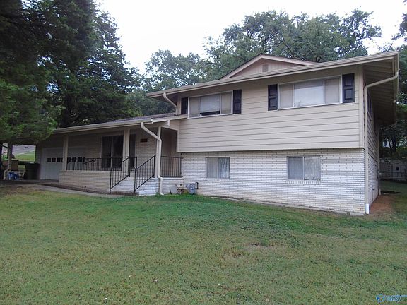 2nd image of 501 Chicamauga Cir SE