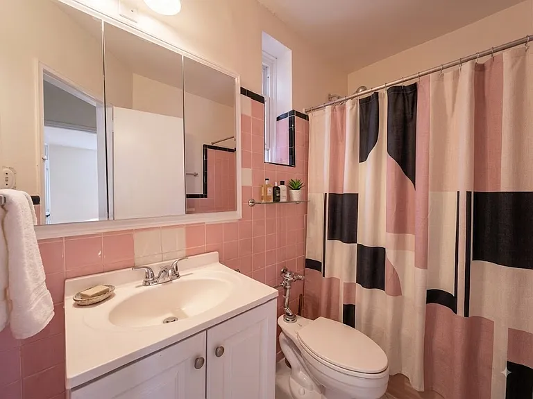 196 E 57th St #2 — Photo 17