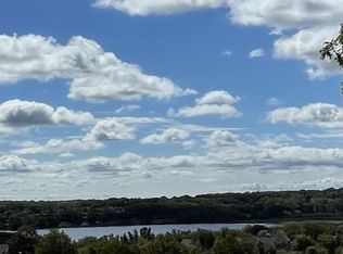 1300 Prestwick Dr #20-59, Lake Geneva, WI 53147