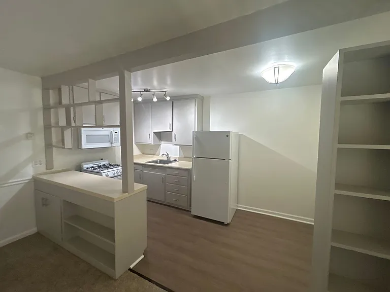Live Where Downtown Meets Midtown, Absolute Must See! — Photo 12