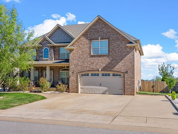 2nd image of 591 Larkspur Dr