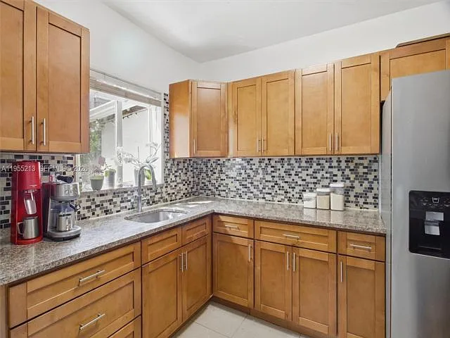 104 SW 40th Ave — Photo 18