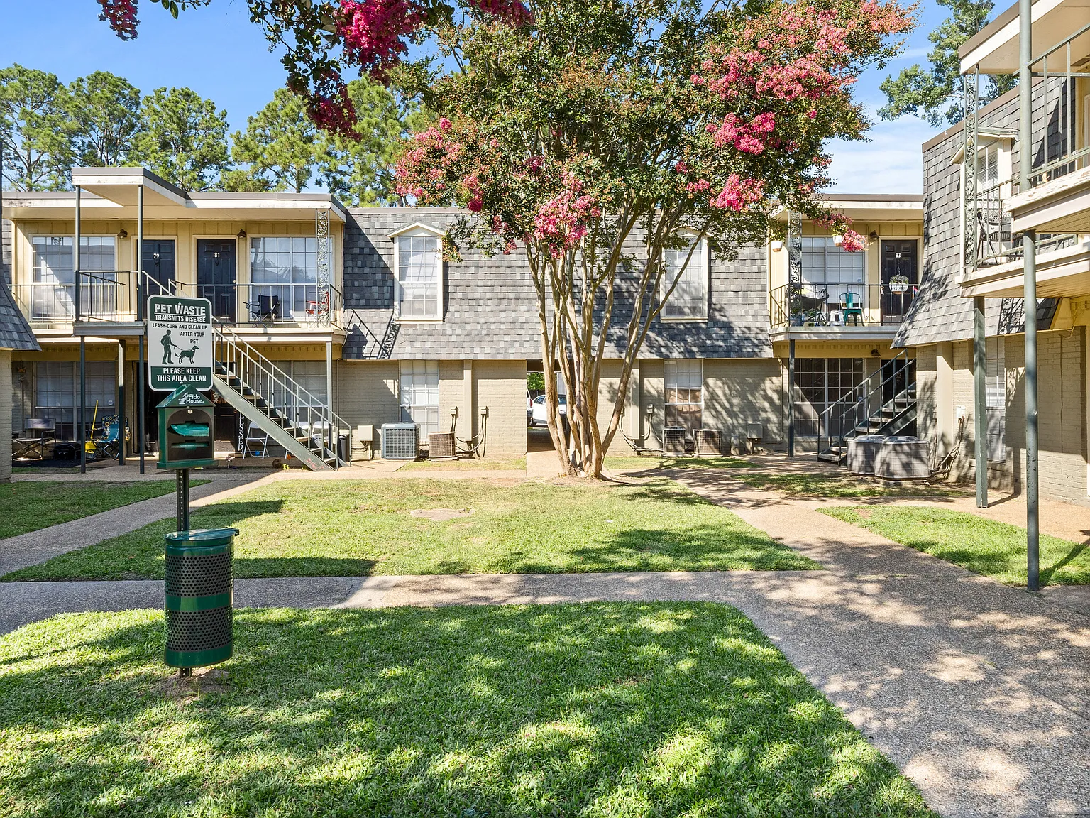 Holly Place — Photo 3