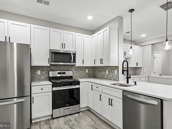 4th image of 8737 Autumn Ridge Ct