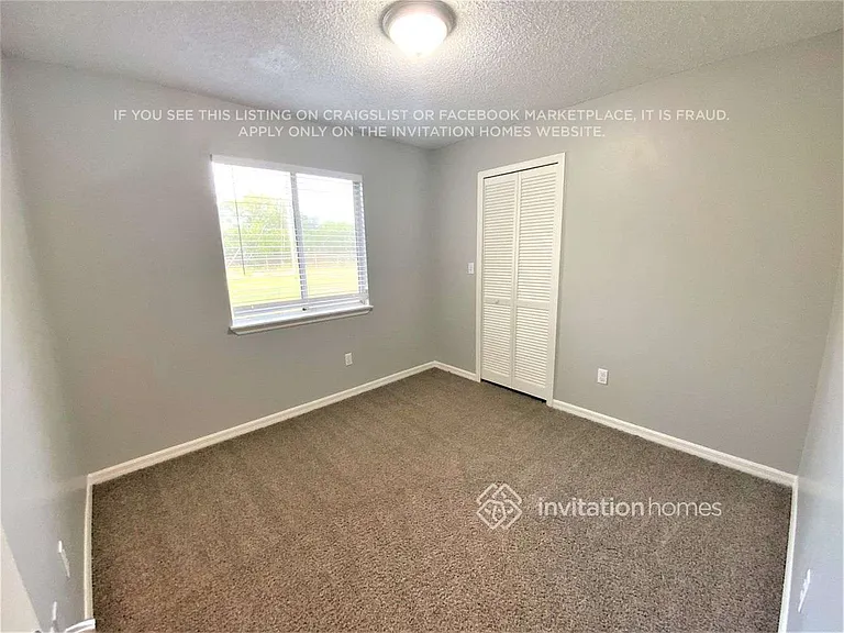 1025 Saint Johns St SE — Photo 6