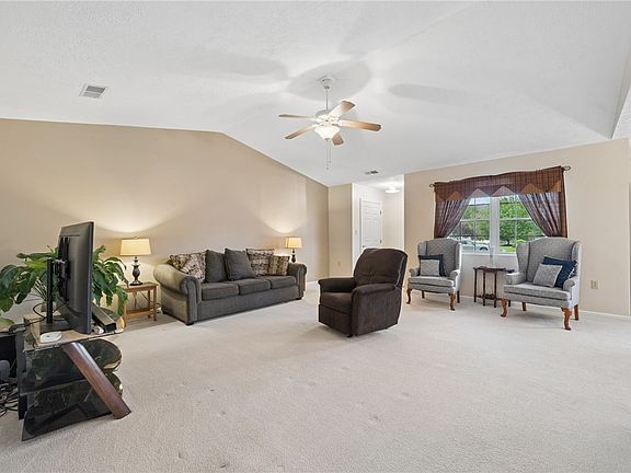 5th image of 101 Wimbledon Dr