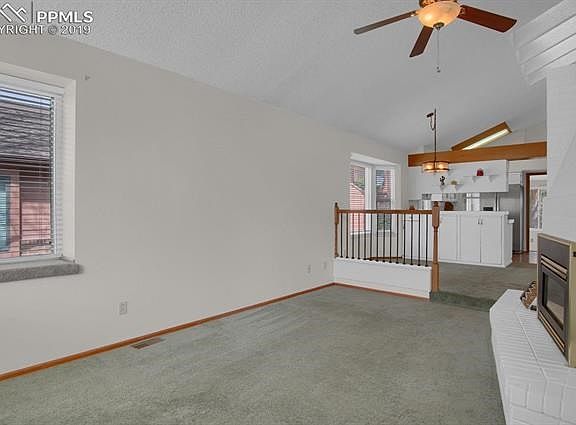 End unit is bright and light