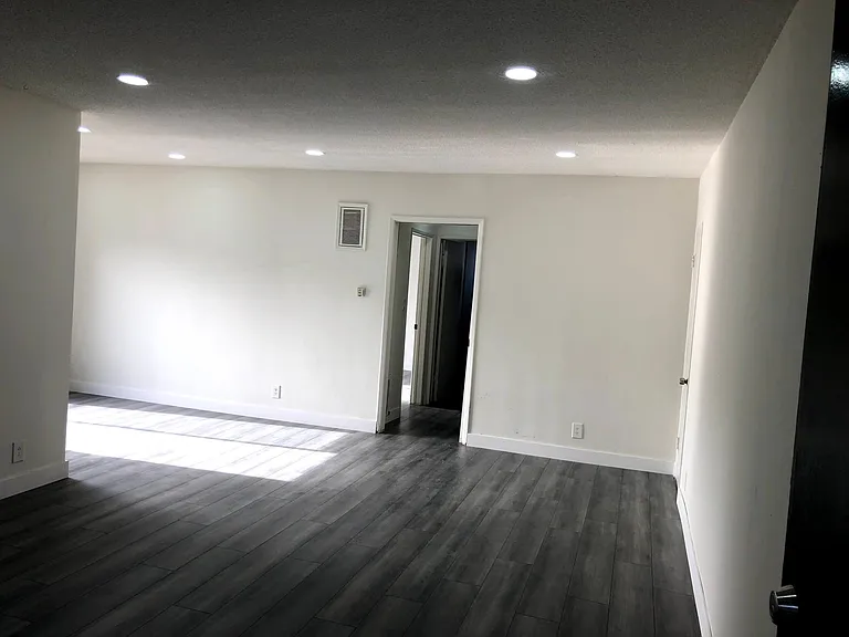 807 N Alfred St #1 — Photo 12