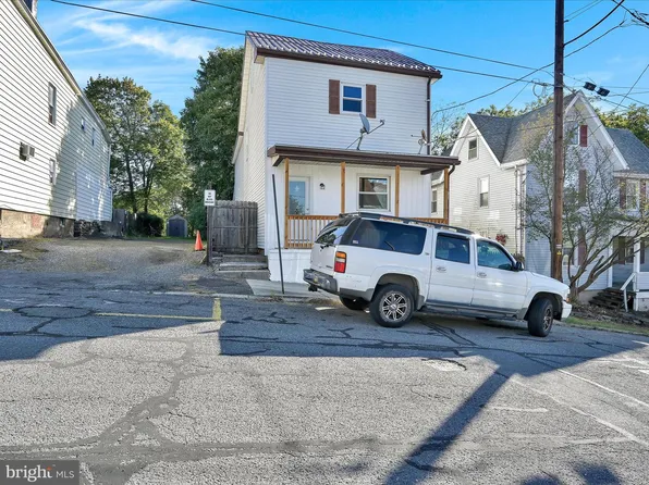 21 Market St, Tamaqua, PA 18252