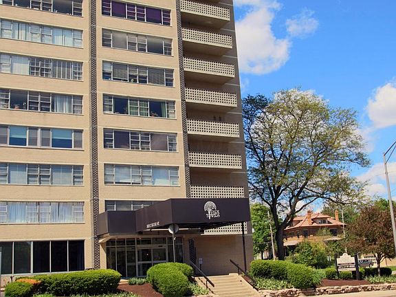 2nd image of 1620 E Broad St #405