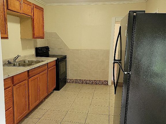 4th image of 18 Douglas St
