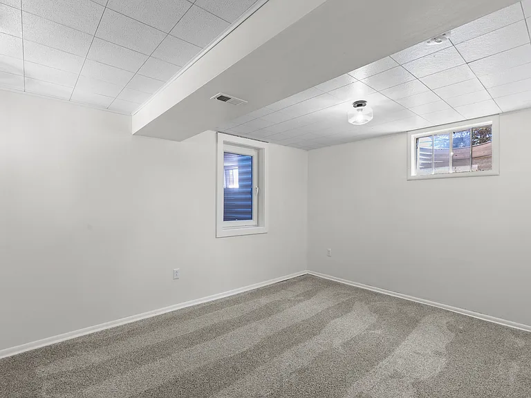 598 S Swadley St — Photo 35