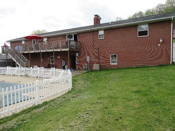 5th image of 335 Raymond Ave