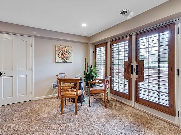 5th image of 157 Long Hill Dr