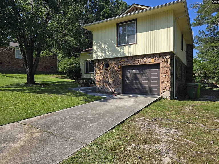 116 Folkstone Rd — Photo 2