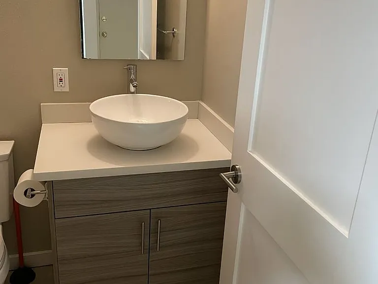 Mercer Crest Apartments — Photo 8