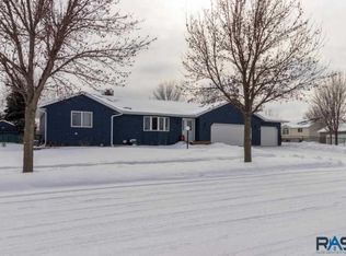 709 E Maywood St, Brandon, SD 57005