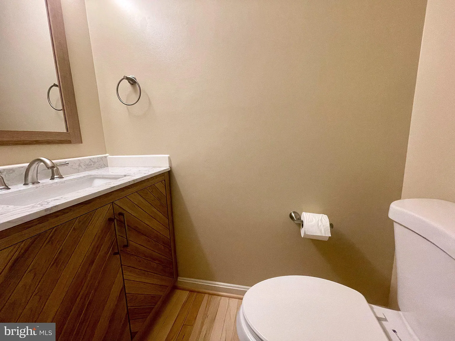 3 bed, 3.5 bath, 2037 sqft, $2,900 — Photo 4