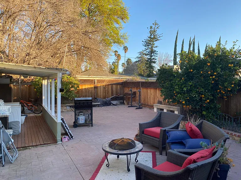 6700 Gloria Ave — Photo 10