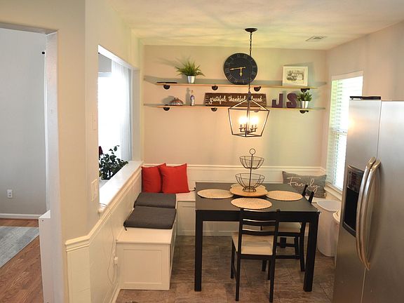 5th image of 1308 Guardhouse Cir #1